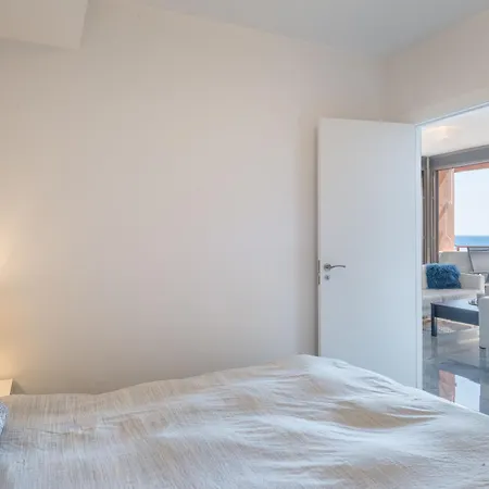 Marina View Two Bedroom דירה פואנגירולה