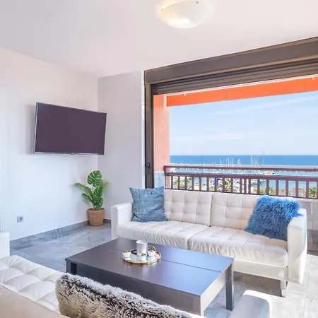 Marina View Two Bedroom דירה *