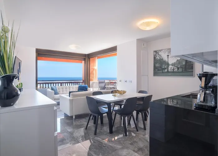 Marina View Two Bedroom Apartment *